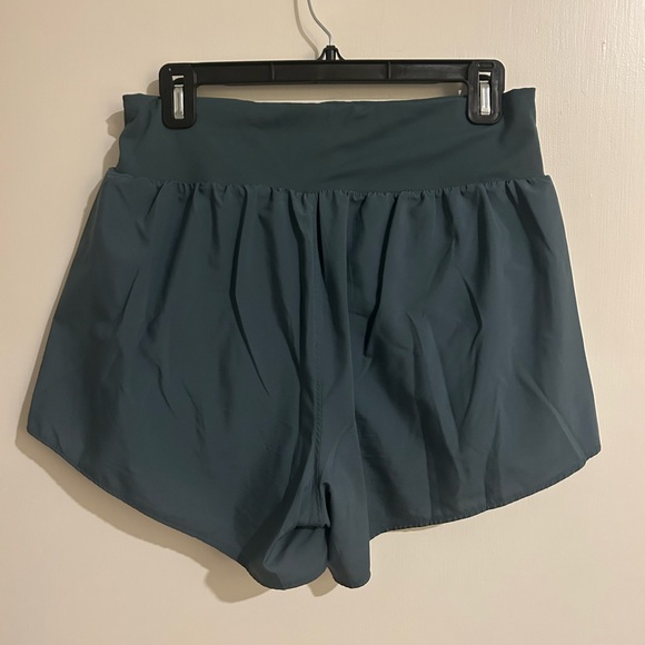Fabletics Sun Chaser Short 4.5" - Picture 3 of 4